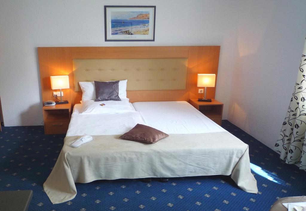 Hotel Abalone Remscheid Ngoại thất bức ảnh